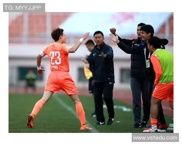 青岛中能迎战梅州客家力争主场胜利展现球队实力与斗志 青岛中能迎战梅州客家力争主场胜利展现球队实力与斗志