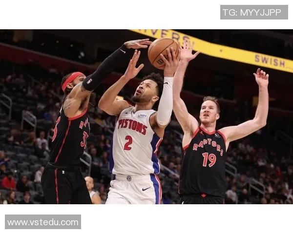 雷霆与马刺季后赛第二场激战回顾关键时刻的精彩瞬间与战术分析 雷霆与马刺季后赛第二场激战回顾关键时刻的精彩瞬间与战术分析