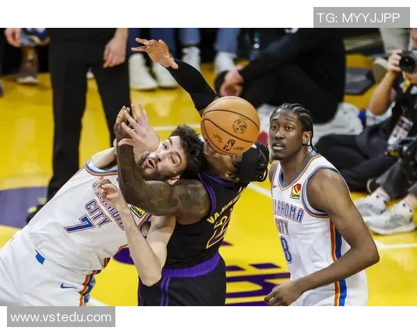 2012年季后赛湖人与雷霆的激烈对决回顾与分析 2012年季后赛湖人与雷霆的激烈对决回顾与分析