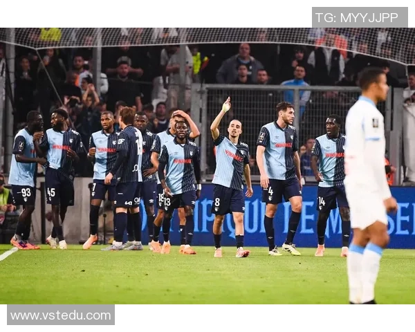 史特拉斯堡与里昂激战在即谁能在法甲赛场上笑到最后