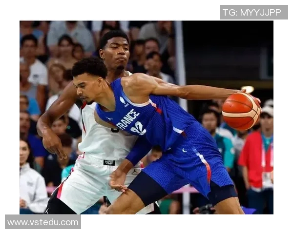文班亚马在法国队首秀中狂砍27分震撼意大利引发NBA球探关注 文班亚马在法国队首秀中狂砍27分震撼意大利引发NBA球探关注